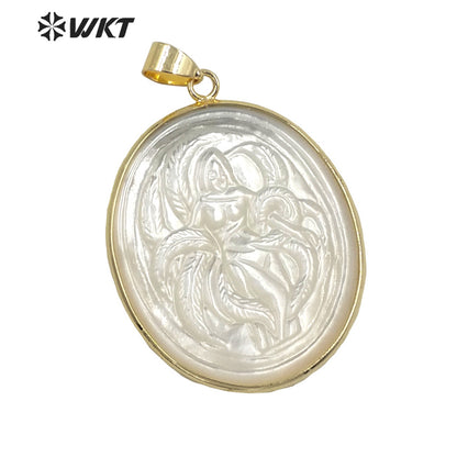 WT-JP245 Wholesale Amazing Beauty Sex Lady Image Pendant Natural White Shell Carved Fashion Gold Bezel Mermaids Pendant