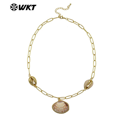WT-JN318 Wonderful Design Natural Trumpet Shell Necklace One Big and Two Small Charms With Gold Plated Chain Women Jewelry