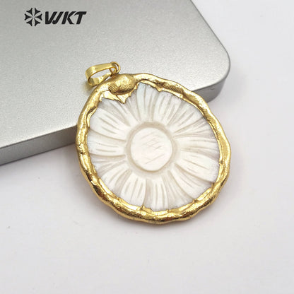 WT-JP154 WKT Jewelry Natural Shell Pendant Flowers Shape Gold Bezel Circular Pendant Women Fashion Necklace Pendant Jewelry