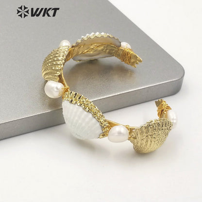 WT-MPB025 WKT Newest Gold Electroplated Natural Scallop Shell Cuff Bangle Amazing Gold Hand Make Wire Wrapped Shell Bangle