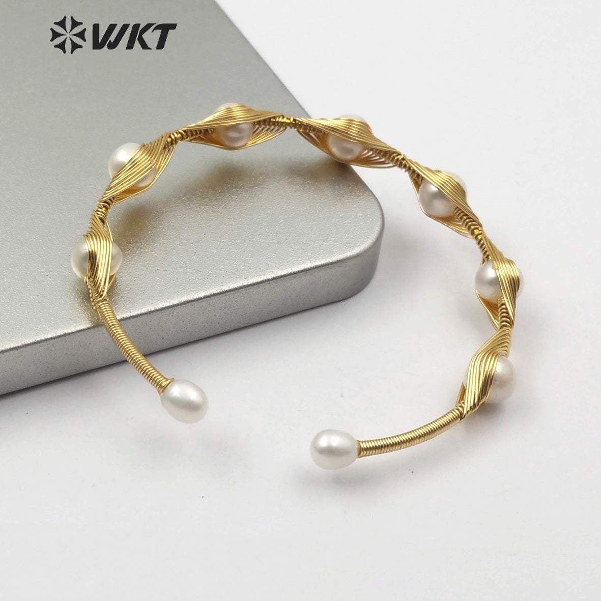 WT-B502 New Hot Sales Copper Wire Wrap Around Pearl Bangle Natural Pearl Bangle Women Fashion Charm Bracelet Bangle