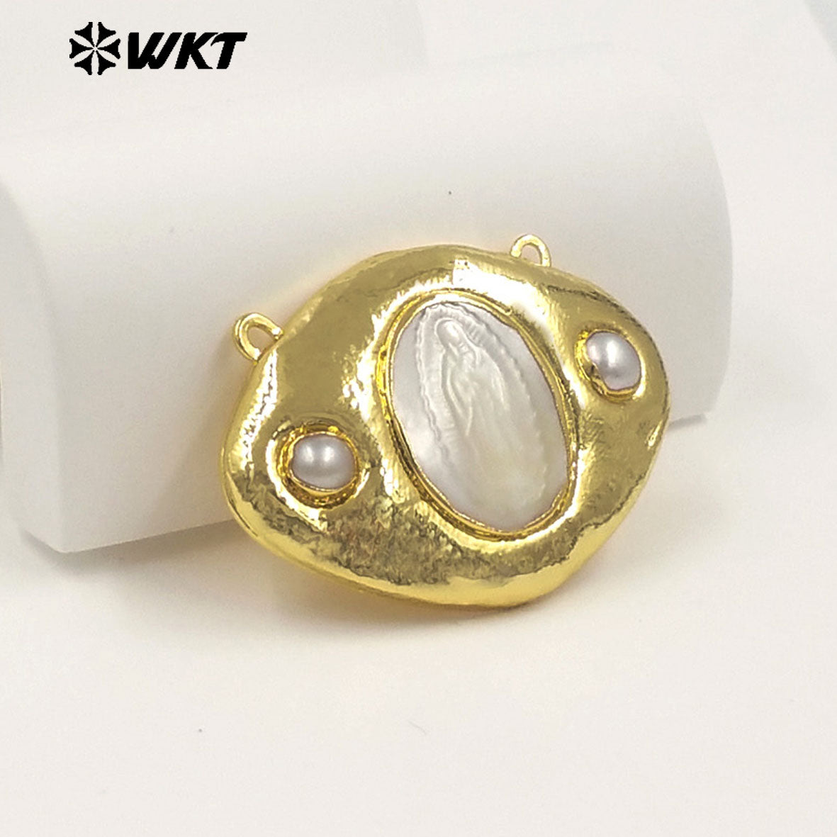 WT-PC020 Newest Gold Electroplated Mother Of Pearl Religious Patterns Charms Connector With Double Hoops For Necklace Handmade
