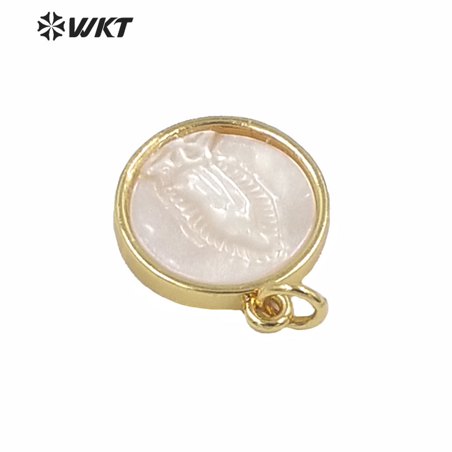 WT-MP171 Small Size Gold Bezel White Virgin Mary Pendant Lady Fashion Gold Shell 14mm Single Loop Mary Religious Pendant