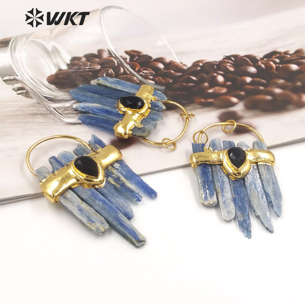 WT-P1939 Wholesale Hot Sale Fashion Design Natural Blue Kyanite High Quality for Necklace Round Shaped Pendant