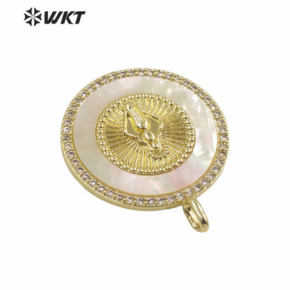 WT-MP270 Newest Vintage Style Ball Shaped Shell&Cubic Zircon Natural Shell 18k Gold Plated Women Gold Bezel Square Shaped Pendant
