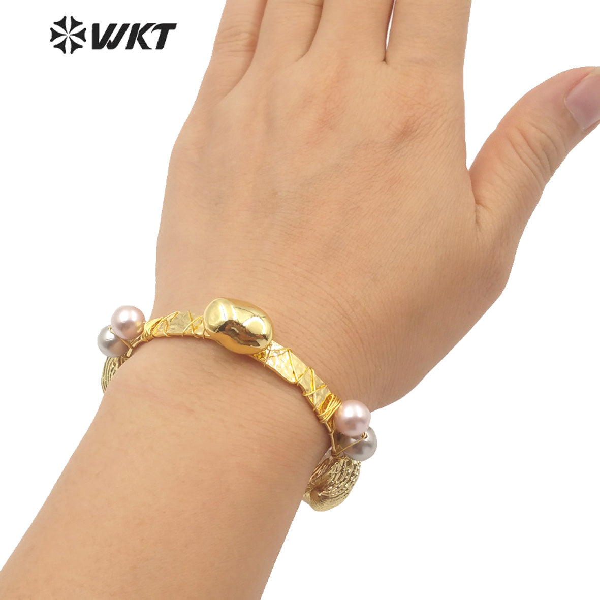 WT-MPB026 Amazing Gold Full Dipped Boho Shell Bangle Women Fashion Vintage Natural Scallop Shell Women Gold Bangle