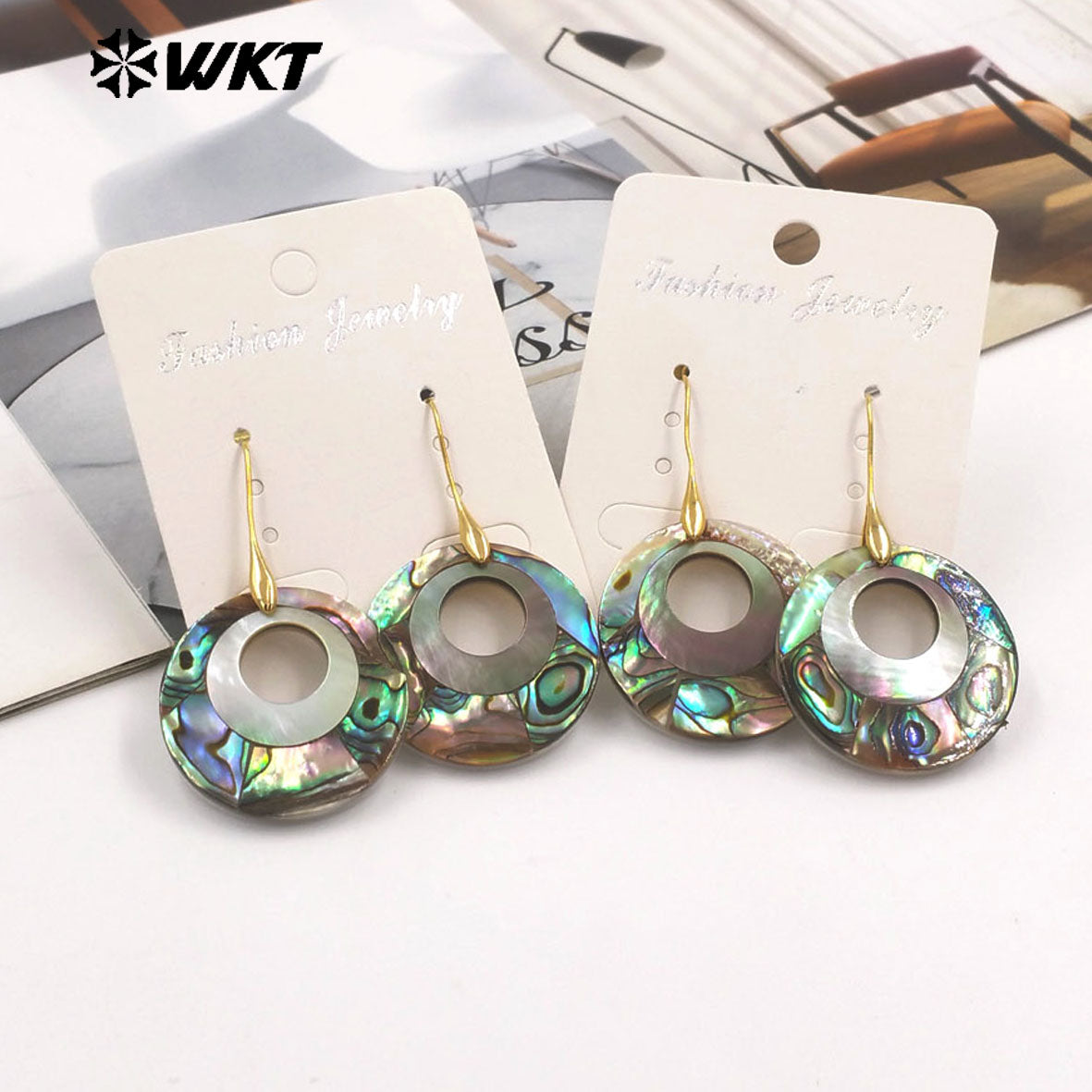 WT-MPE163 Wholesale Boutique Natural Abalone Shell With Round Hole Gold Color Earrings For Women Casual Style Matching