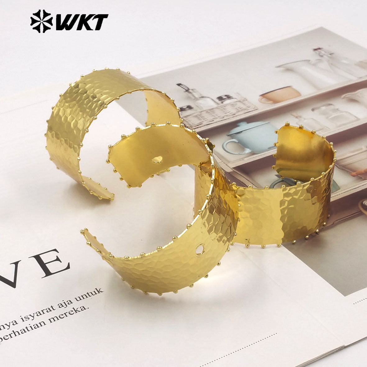 WT-JF382 Wholesale Simple Style 18K Gold Electroplated Round Beads And Hollow Holes Yellow Brass Bangle As Women Daily Jewelry
