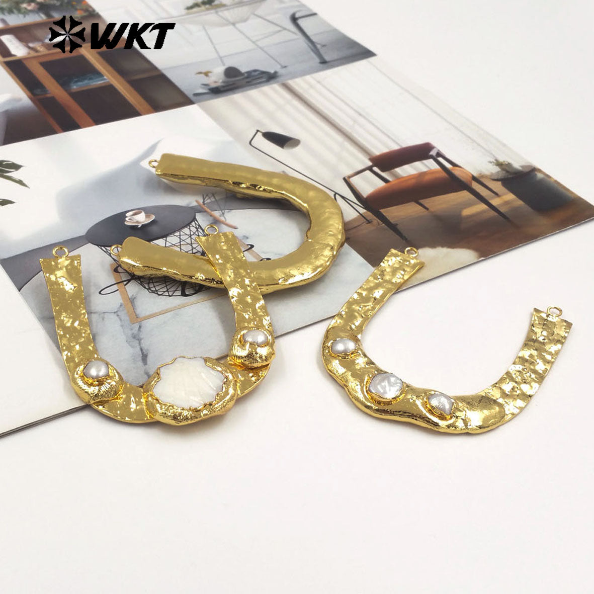 WT-PC014 High Quality 18K Gold Plated Double Loops Natural Freshwater Pearl And Shell Design Connector For Handmade Necklace