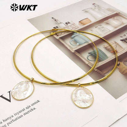 WT-JN401 Newest Fashion Gold Plated Round Choker With MOP Men Head Pattern Pendant Necklace For Female Simple Style Jewelry