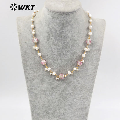 WT-JN239 Wholesale Fashion Pearl and Color Glaze Design 18k Chain Gold Plated Exquisite High Quality Scallop Pearl Necklace