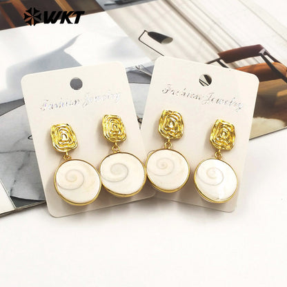 WT-MPE170 Exclusive Handmade Trendy Style Gold Plated Natural Trumpet Shell Earrings As Women Wedding Jewelry Accessories