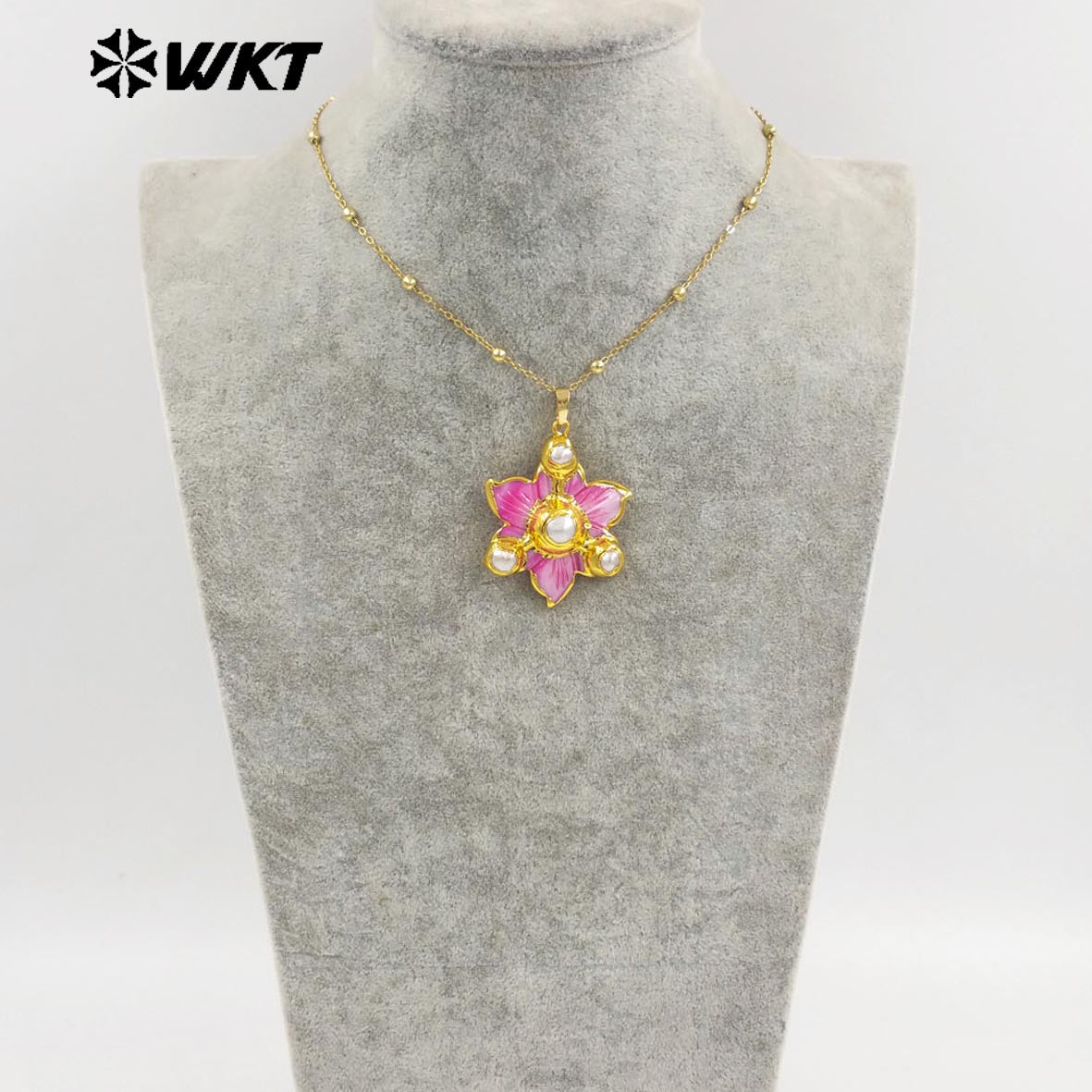 WT-JN295 Best Selling 18K Gold Plated Lovely Delicate Natural Shell Pearl Flower Necklace For Girlfriend As Valentine's Day Gift