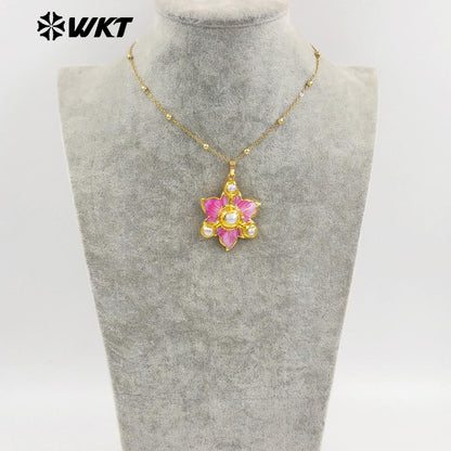 WT-JN295 Best Selling 18K Gold Plated Lovely Delicate Natural Shell Pearl Flower Necklace For Girlfriend As Valentine's Day Gift