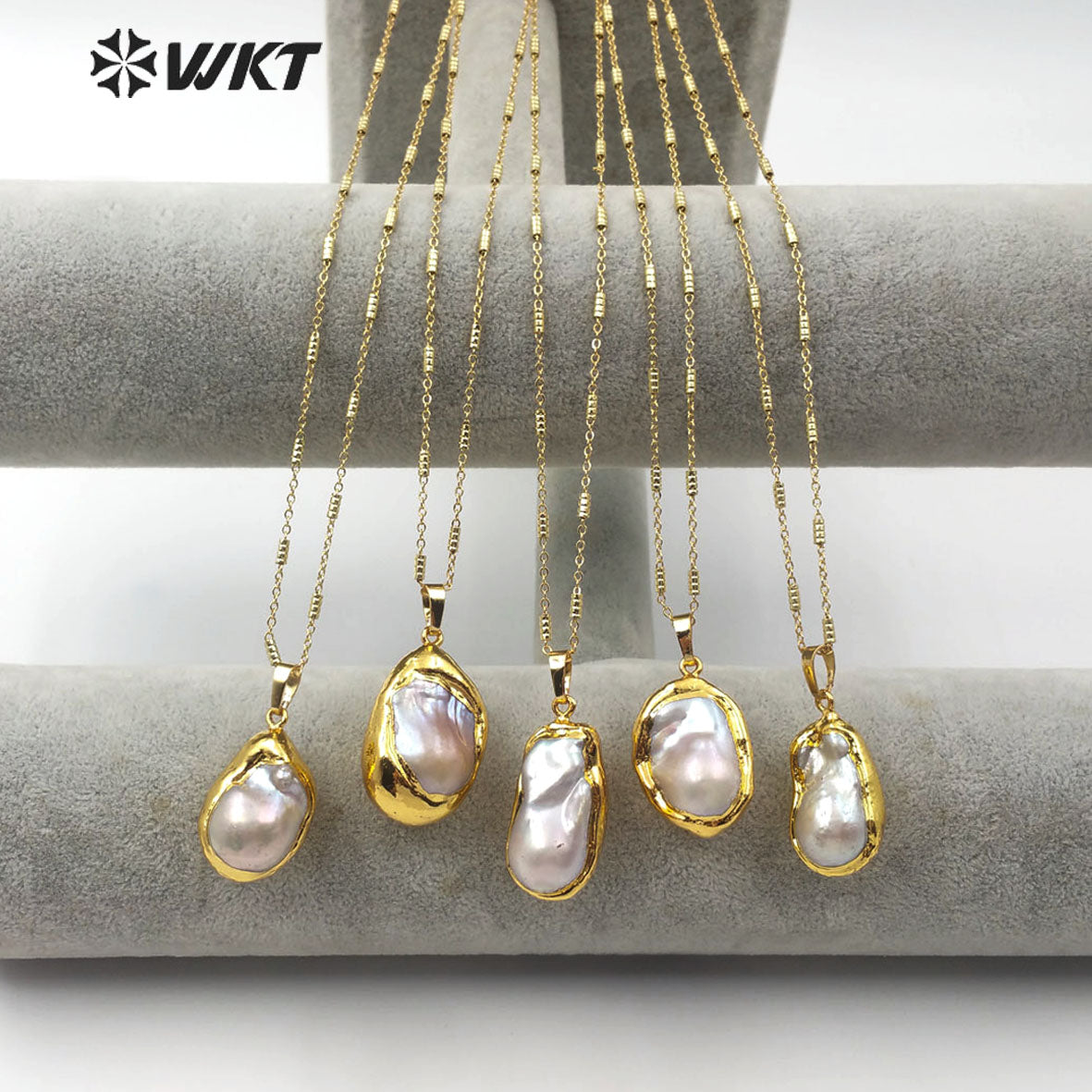 WT-JN063 Irregular Shape Jewelry Natural Pearl Pendant Specific Each Different Half of the Gold-Plated Wrapped Pearl Necklace