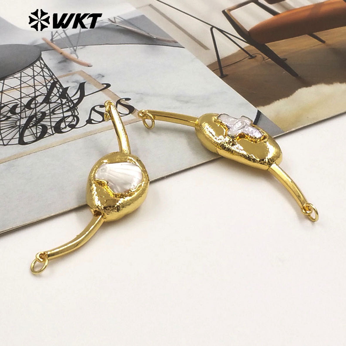 WT-PC016 Newest Luxury Double Hoops Gold Electroplated Natural Freshwater Pearl Connectors For Lady Fashion Bracelet DIY