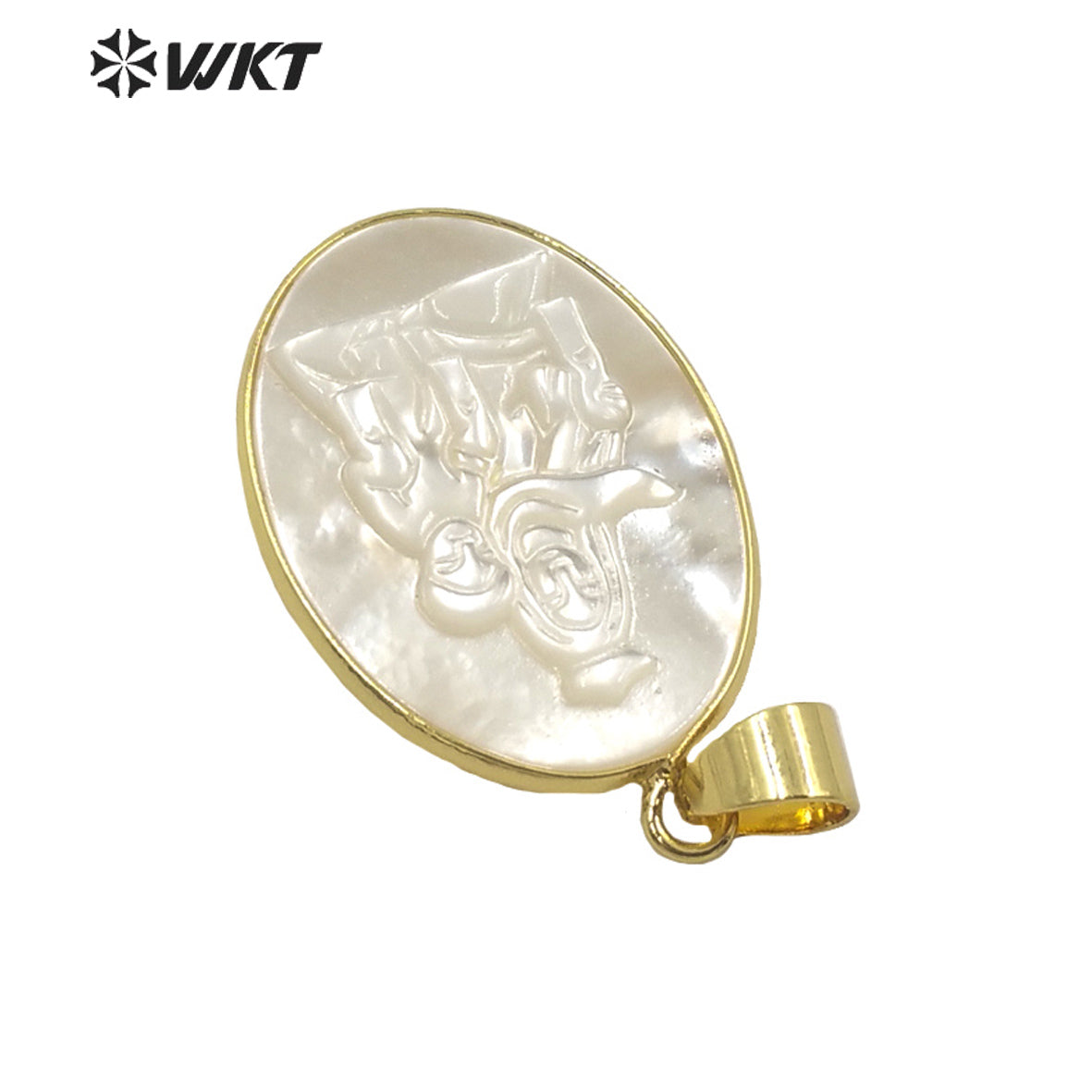 WT-JP265 Newest Hand Carved White Mother of Pearl Shell Mother and Son Image Pendant Gold Bezel Oval Religious Jewelry Pendant