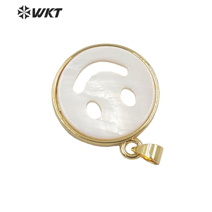 WT-JP288 WKT Dainty Small Smile Medal Pendant Natural Mother Pearl Round Face Pendant Necklace Fashion Jewelry for Girl