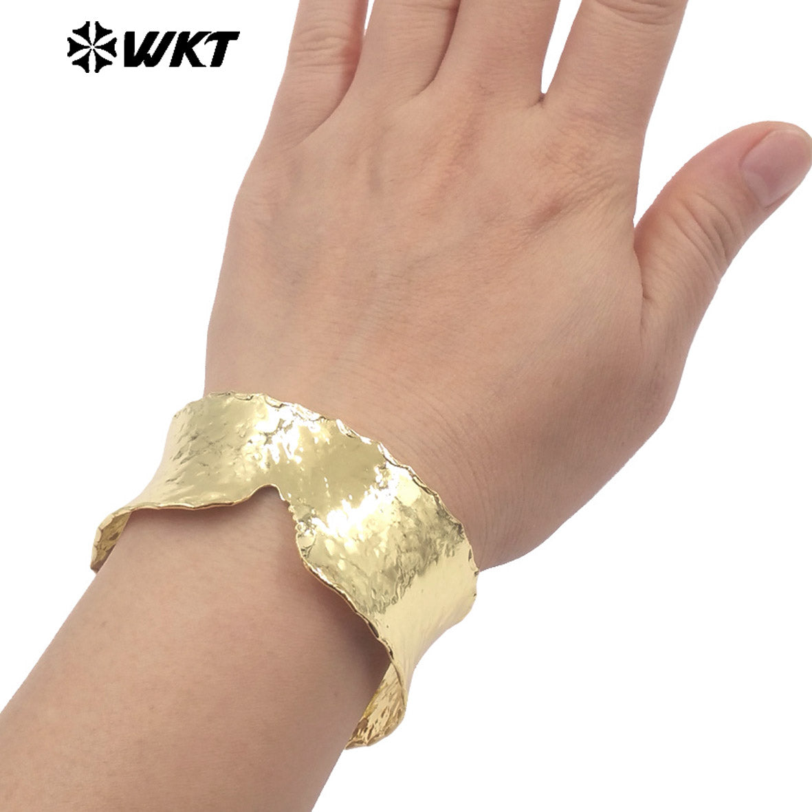 WT-JF376 Simple V Shape Gear Design 18K Gold Electroplated Metal Yellow Brass Adjustable Bangles For Lady Trendy Matching