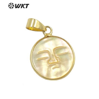 WT-JP297 French Vintage Charming Trumpet Shell Pendant Carved Sleeping Face Round Pendant Female Jewelry Natural Shell Pendant