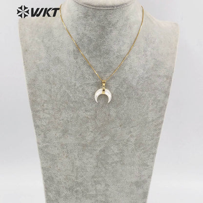 WT-JN147 Wholesale Hot Sale 2023 Bright Natural Mother of Pearl Crescent Horn Necklace 18K Real Gold Plated Bezel Tiny Horn Chain