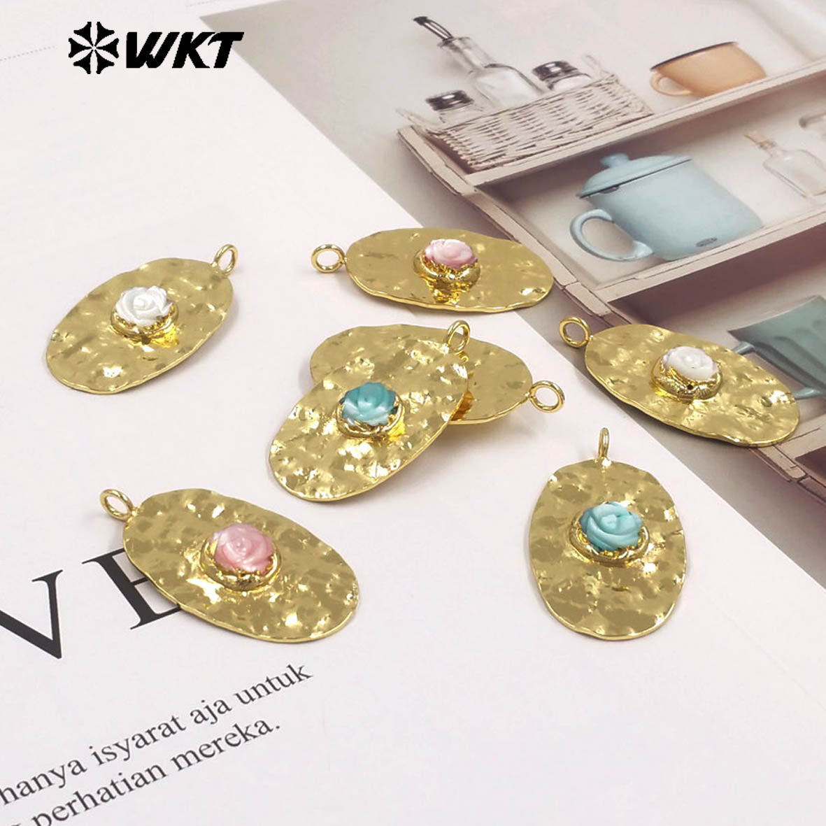 WT-JP519 Exquisite Vintage Style 18K Gold Plated Carved Shell Flower Charms Pendants For Lady Handmade Jewelry DIY Making