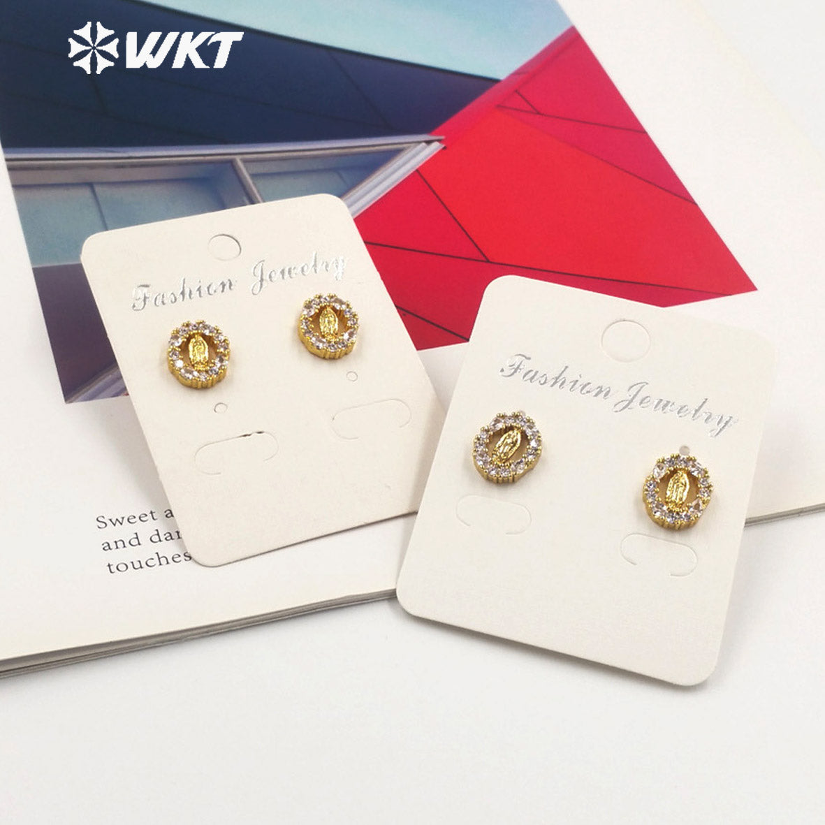 WT-ME101 Wholesale Newest Vintage Style Cubic Zircon Fashion Light Luxury With Enamel Micro Paved Earrings Studs