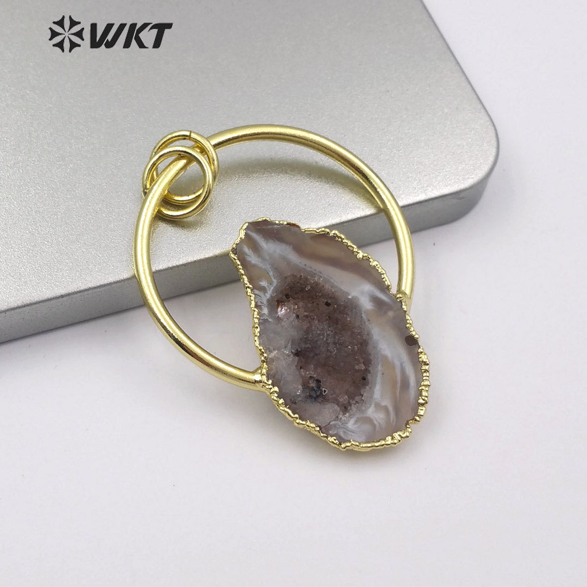WT-P1455 Wholesale Natural Druzy Geode Agate Pendant with Golden Circle Women Necklace Ornaments Jewelry