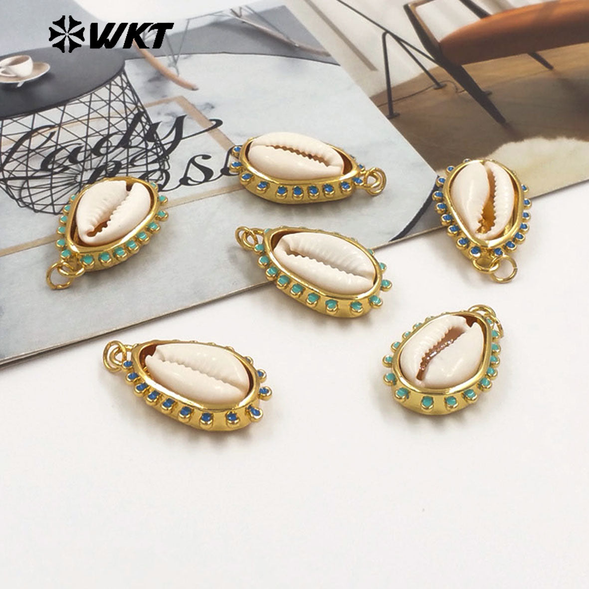 WT-JP452 Wholesale Gold Electroplated Setting In Natural Little Stone And Cowrie Shell Pendants For Women Earrings Making