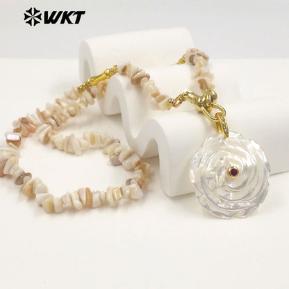 WT-JN380 Wonderful Crushed Stone Splicing Metal Chain With Natural Shell Zircon Flower Pendant Necklace For Fashion Matching
