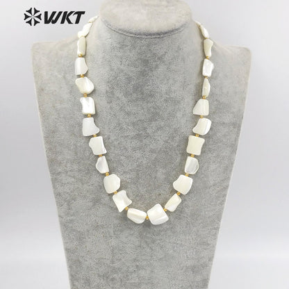 WT-JN224 Summer Design 2023 Newest White Shell Necklace Handmade Irregular Shell Beads Boho Necklace for Wedding