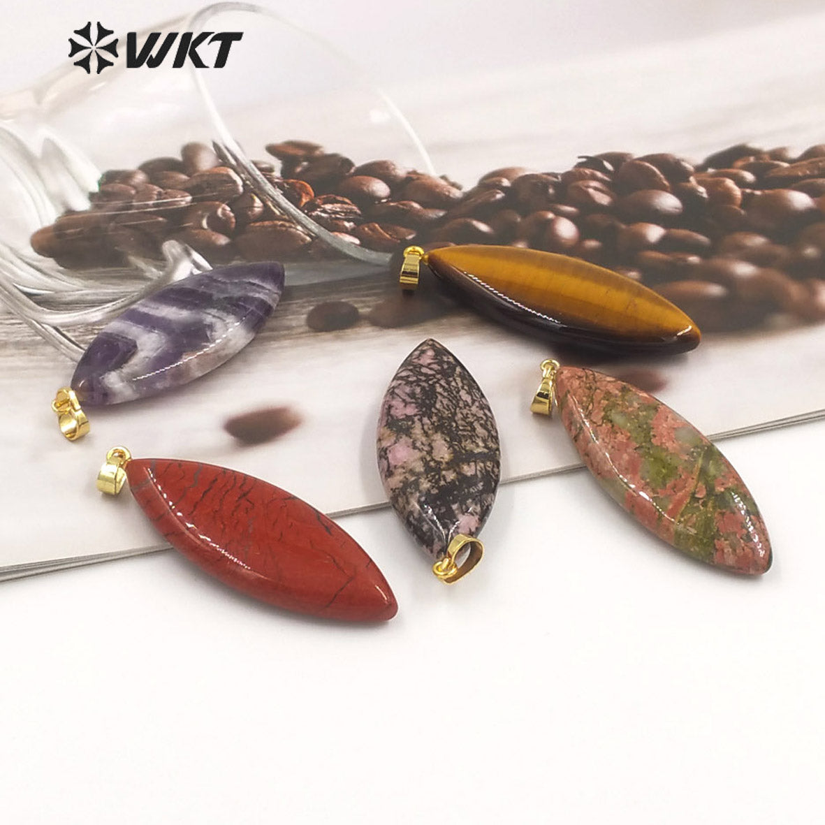 WT-P1946 Wholesale Fashion Handmade Carved Natural Stone Made for Lady Necklace Design Natural Gemstone Necklace