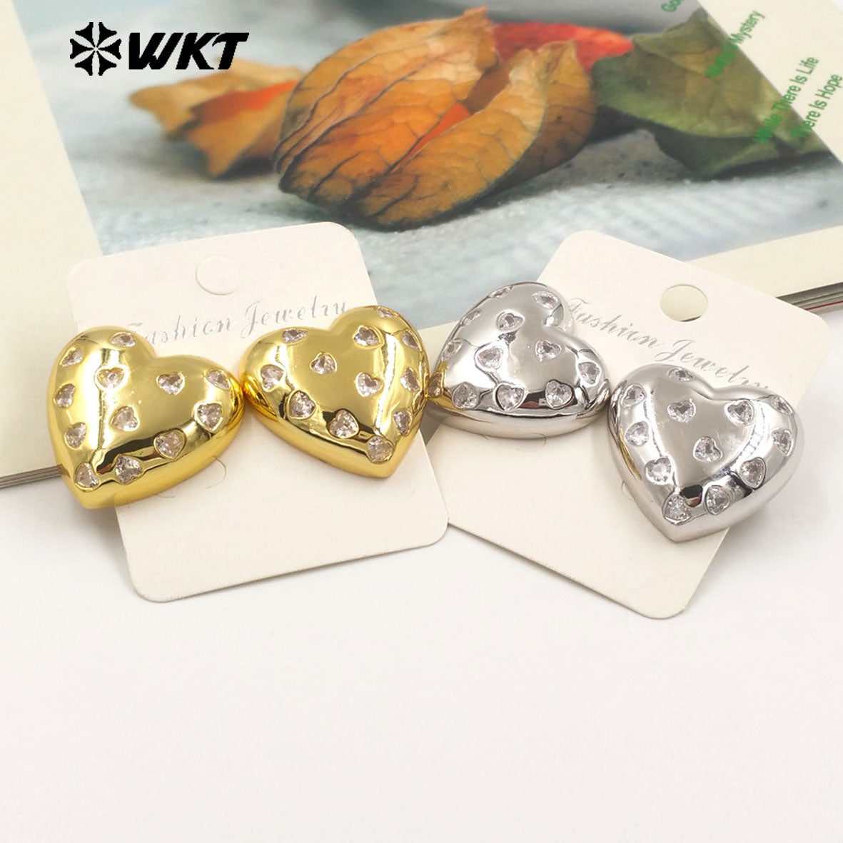 WT-ME114 Sweet Girl Heart Shaped Zircon Lovely Earrings Brass Exquisite Crafts for Women As Daily Decorations and Special Gifts