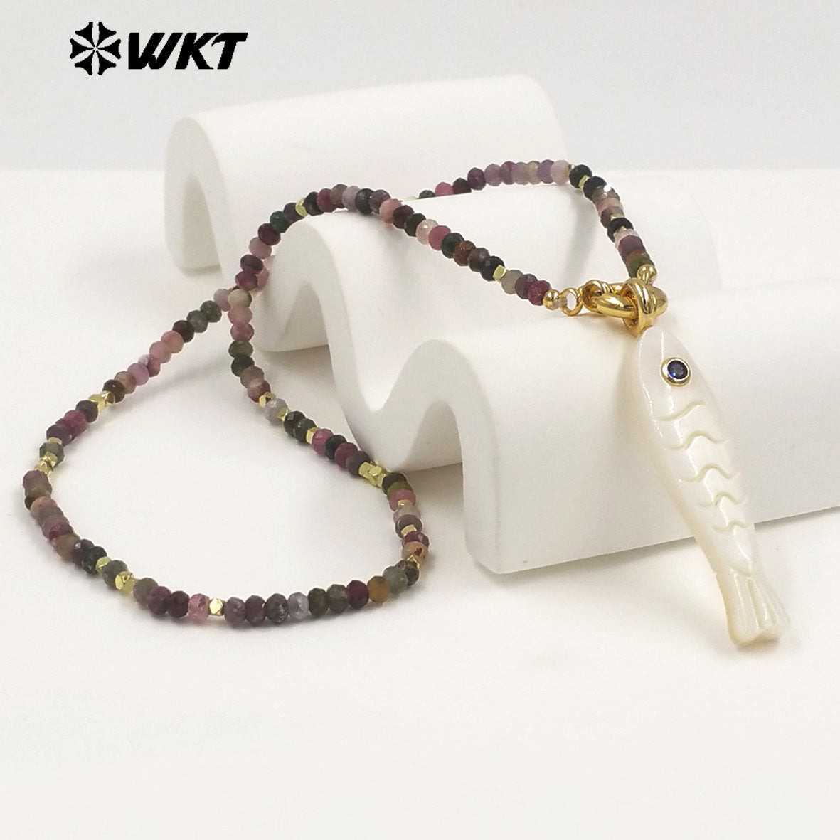 WT-JN405 Wonderful Natural Gemstone Beads Chain With White Shell Fish Charms Gold Necklaces For Women Party Trendy Matching