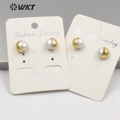 WT-MPE059 Wholesale New Secret Face Series 10mm Natural Round Pearl Gold Studs Unique Design White Pearl Studs Earrings for Lady