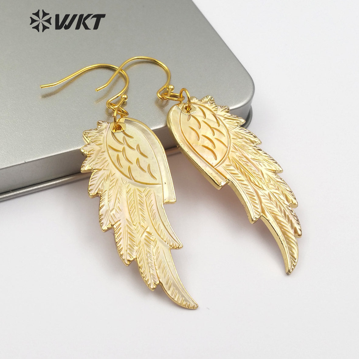 WT-E242 Newest Gorgeous Natural Genuine Abalone Shell Feather Earrings 18K Gold Dipped Carved Shell Feather Earrings