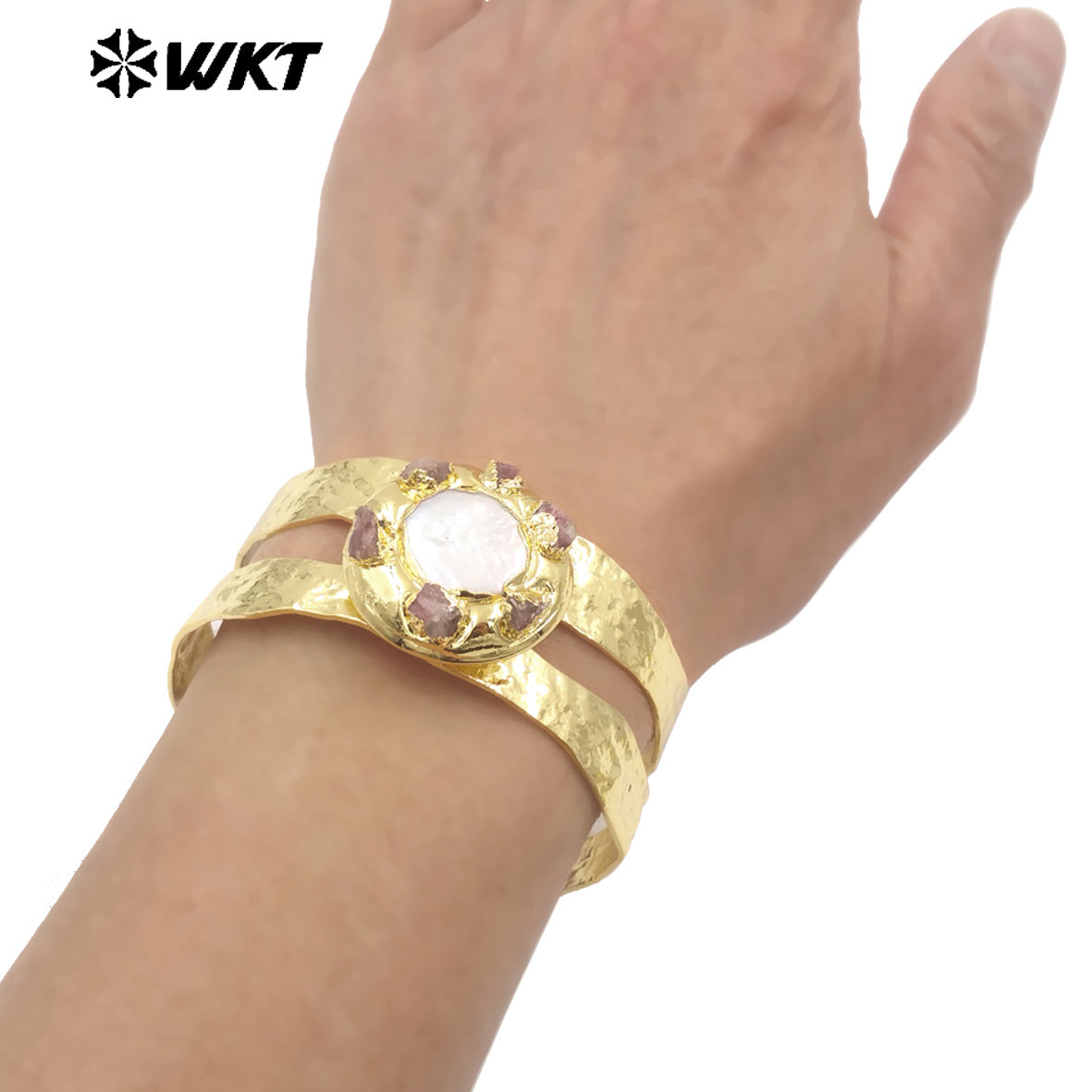 MPB103 Wholesale Europe and America Popular 18K Gold Plated Open Size Natural Freshwater Pearl Bangle With Tourmaline Stone