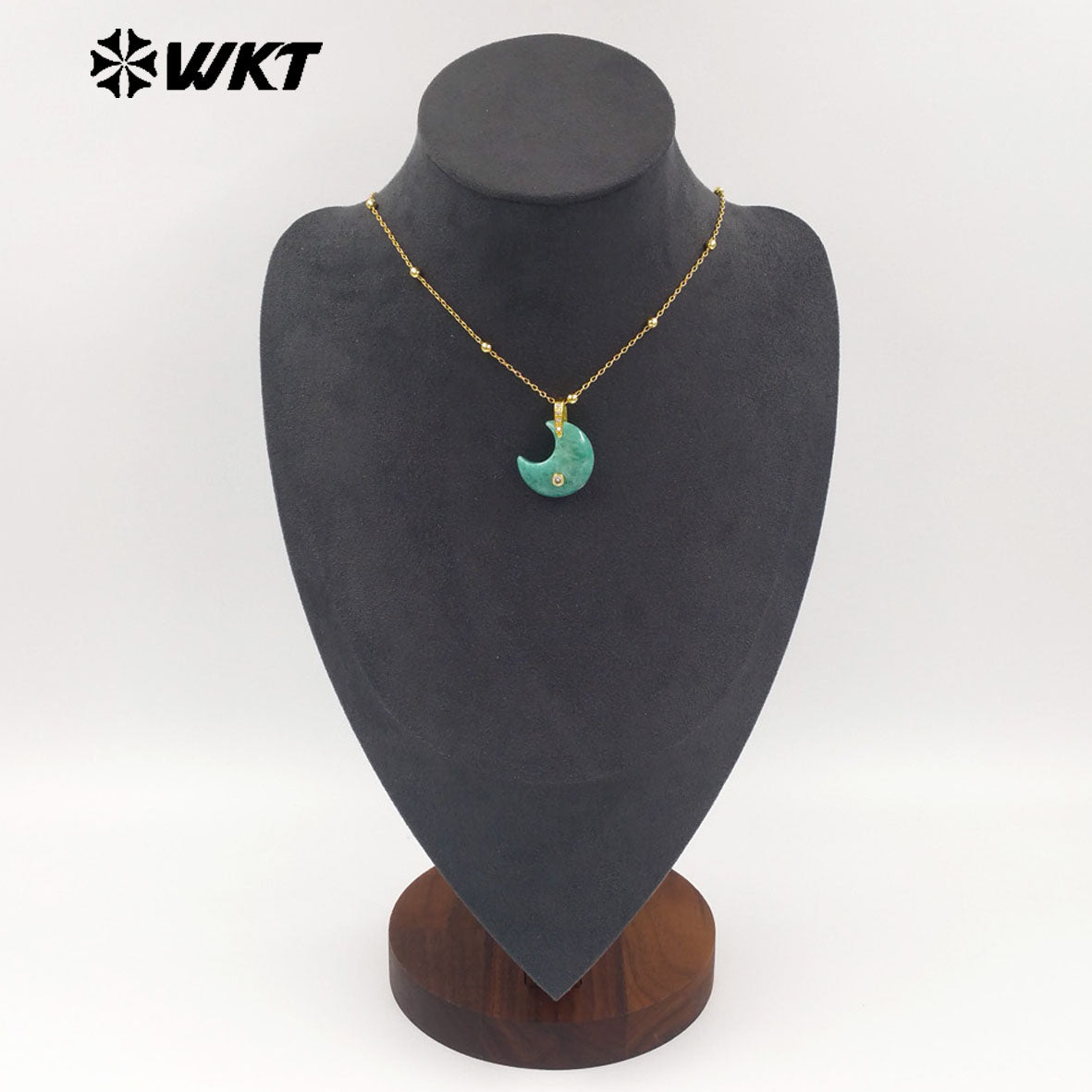 WT-N1530 Factory Wholesale Multiple Natural Gemstones Moon Shape Gold Little Pendants Necklaces For Lady Birthday Gifts