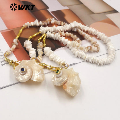 WT-JN378 Amazing Crushed Stone Splicing Brass Chain With Natural Trumpet Shell Pendant Necklace For Lady Vacation Style Jewelry