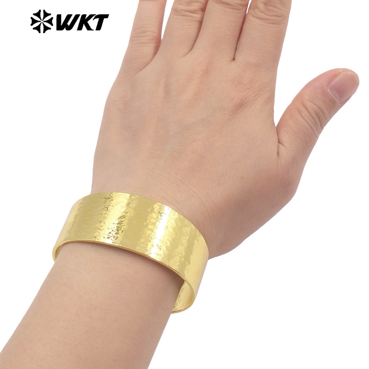 WT-B678 High Quality Wholesale Punk-Style 18K Gold Plated Natural Yellow Brass Simple Wide Smooth Adjustable Unisex Bracelet