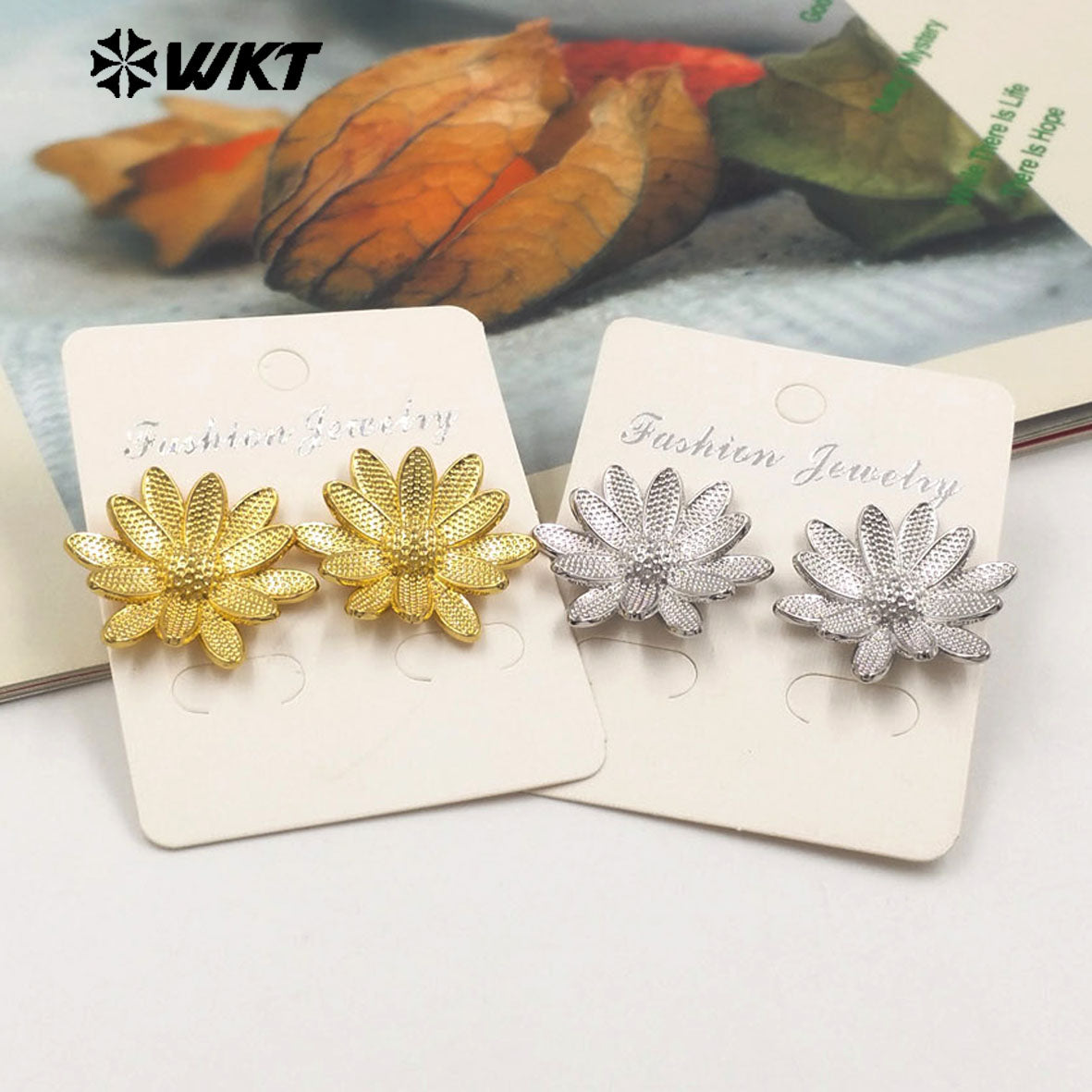 WT-E764 Wholesale New 18K Gold Plated and Silver Bodhisattva Lotus Shaped Earrings for Women As Special Anniversary Gifts