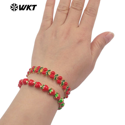 WT-JF364 Wholesale 18K Gold Plated Strawberry Design Bangle Yellow Brass With Drop Oil Women Girlfriend Romantic Jewelry