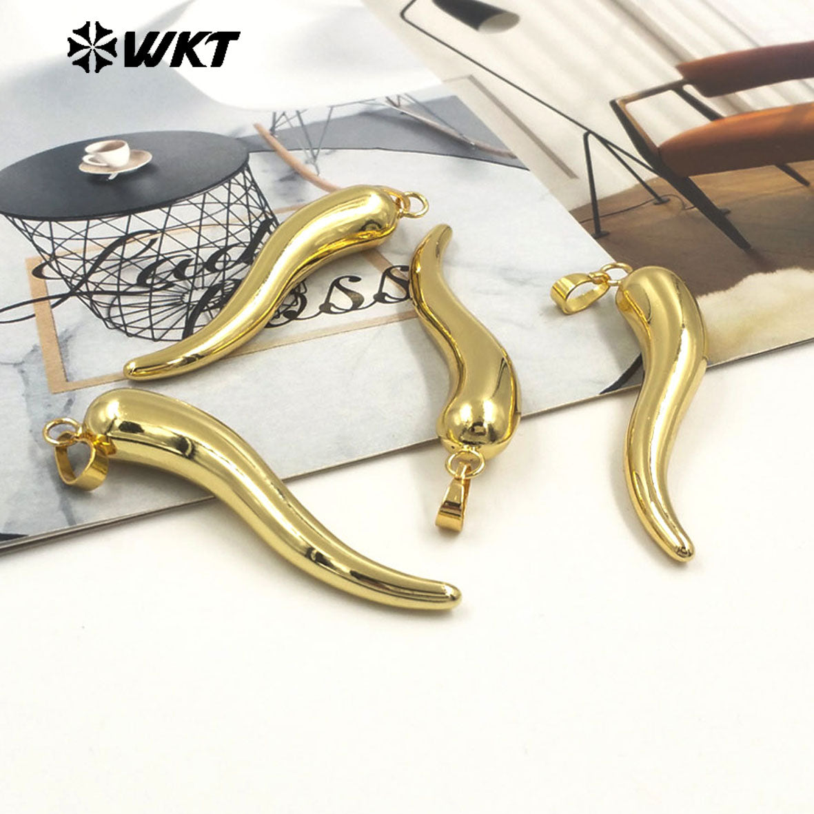 WT-P1998 Hot Wholesale Unique Curved Shape Middle Long Yellow Brass Pepper Pendant Jewelry Necklace Accessories Finding