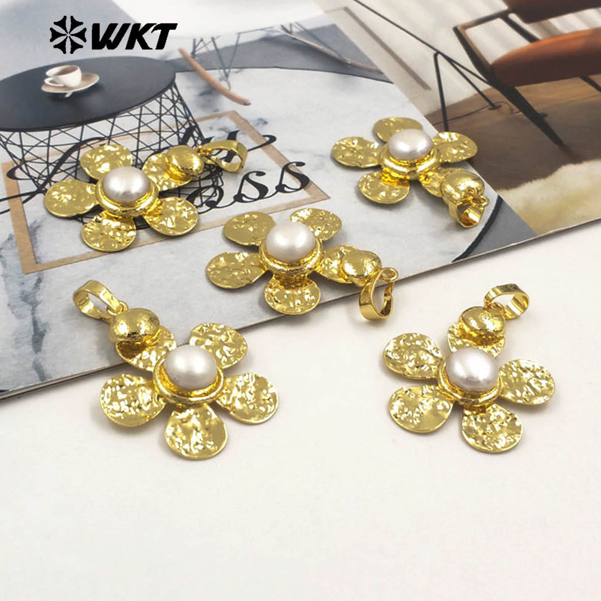 WT-JP413 Fashion Romantic Wholesale Freshwater Pearl Flower Pendant 18k Gold Metal Plated for Handmade DIY Necklace