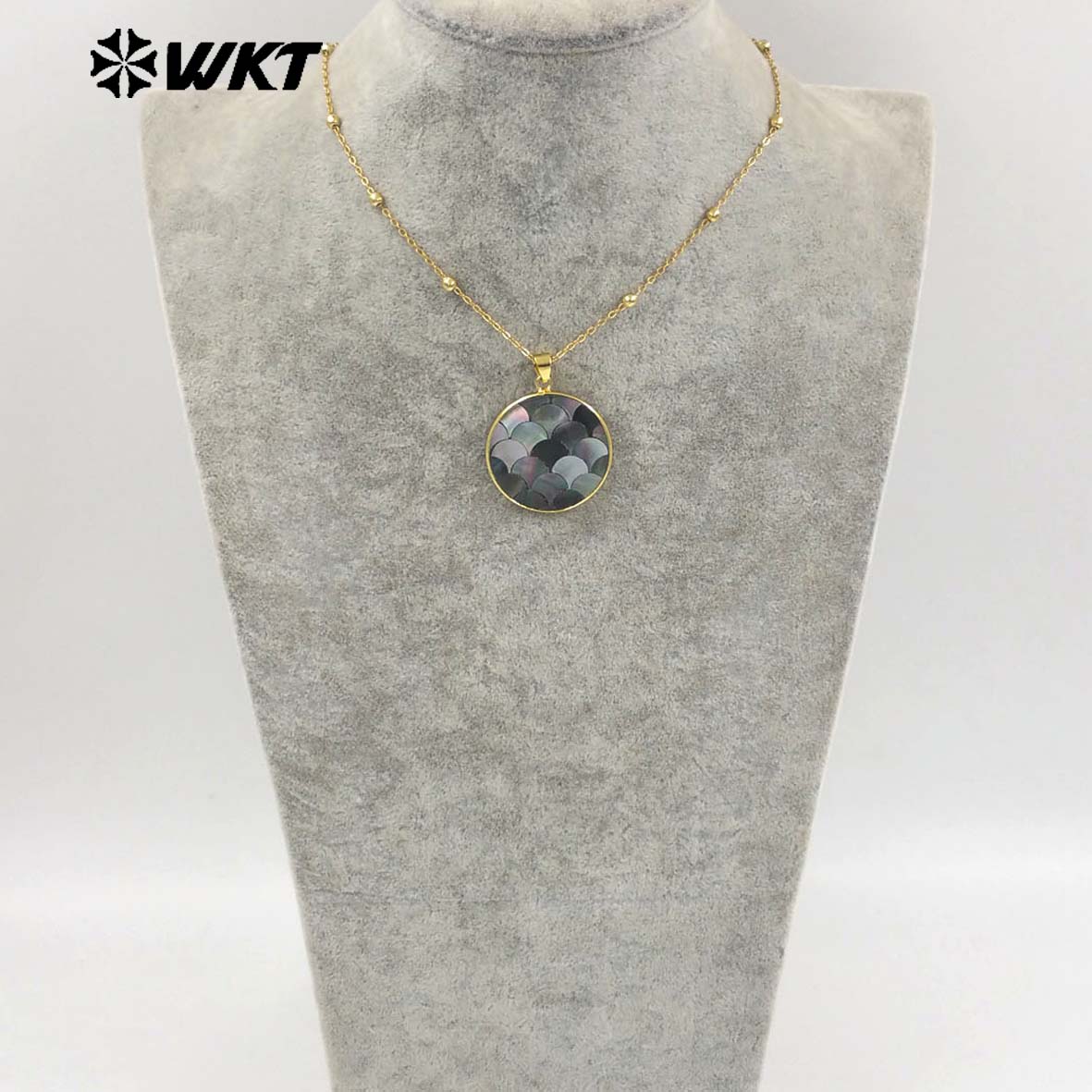 WT-JN312 Natural 18K Gold Plated Penguin Shell Necklace Special Design Round Shape Causal Style Fashion Women Jewelry Wholesale