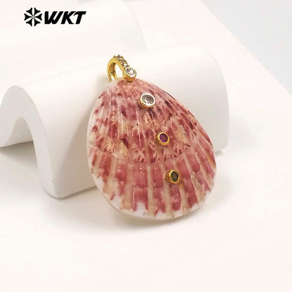 WT-JP528 New Arrival Multi Zircons And Colorful Natural Scallop Shell Gold Pendants For Women Handmade Necklace Design
