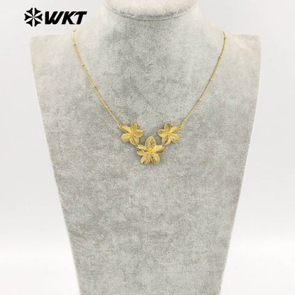 WT-N1479 Wholesale Latest Models Elegant High Quality 18K Gold Plated Three Flower Necklace for Women As Anniversary Gifts