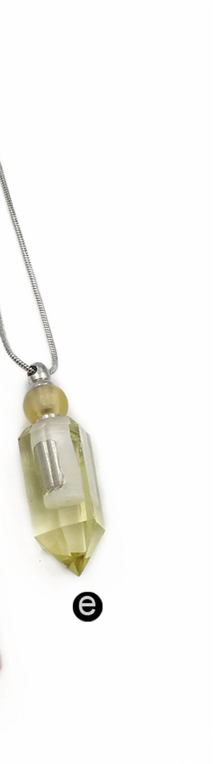 WT-N1161 Wholesale Classic Fashion Silver Necklace with Stone Perfume Bottle Pendant Silver Necklace