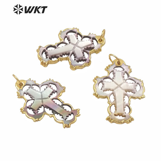 WT-JP231WKT High Quality Hand Make Carved Cross Shell Pendant Women Bohemian Natural Shell Cross Pendant for Necklace Design