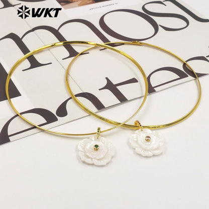 WT-JN382 Popular Design Gold Plated Natural Shell Zircon Flower Shape Pendant Chockers Necklace For Women Party Jewelry